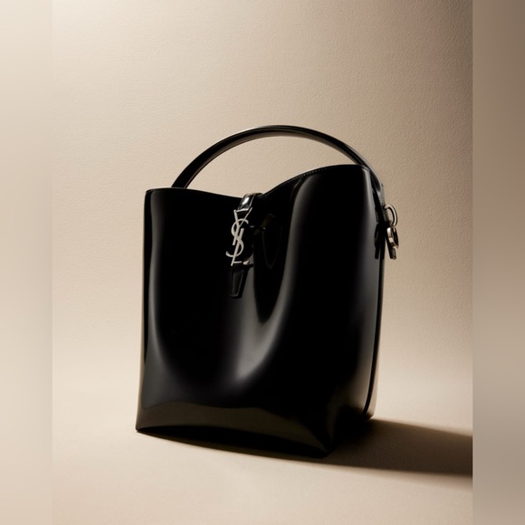 SANIT LAURENT BUCKET Elegant Black Women's Bag - Picture 10 of 16